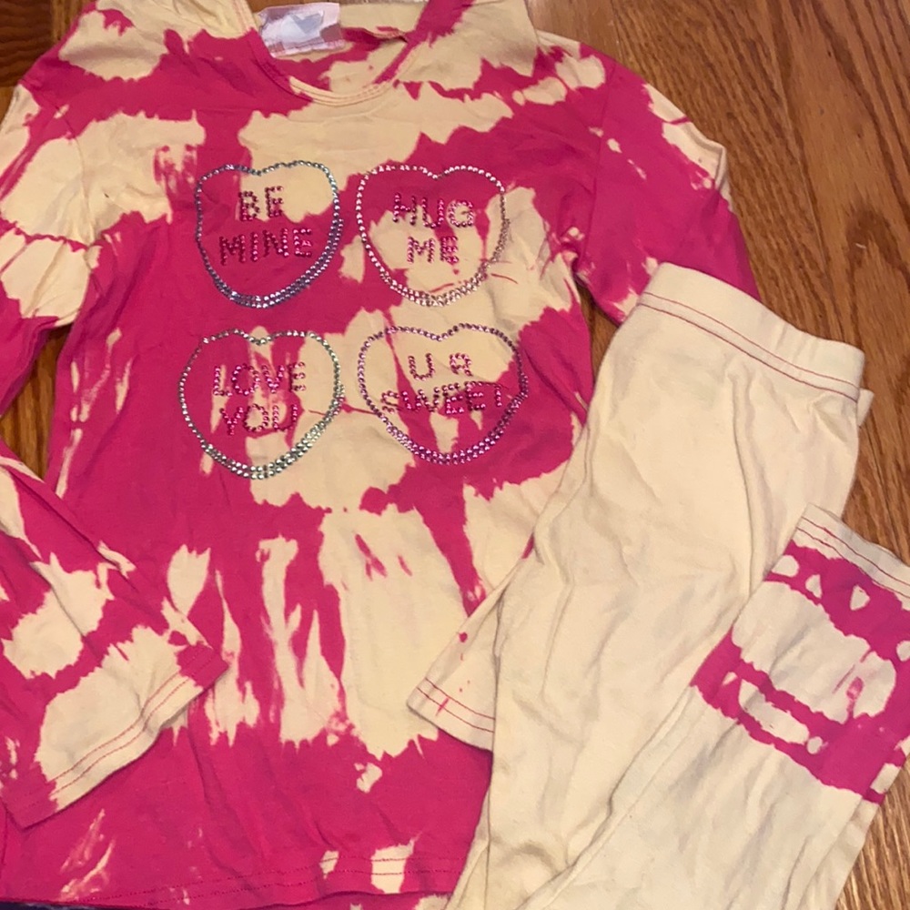 Kash Ten Kids Valentine’s day Tie Dye Set. Size 7/8.